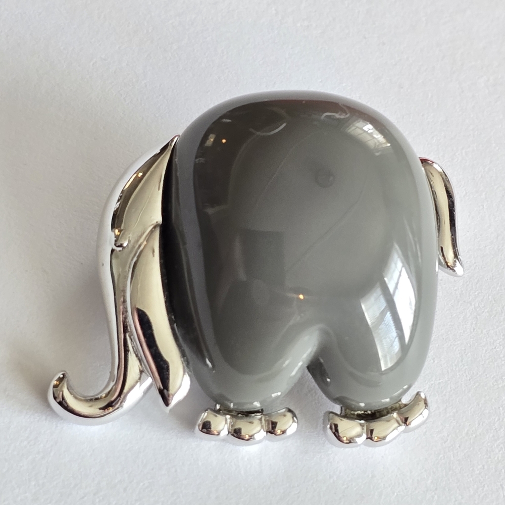 Elephant brooch grey pin pachyderm safari dumbo zoo animal jewelry